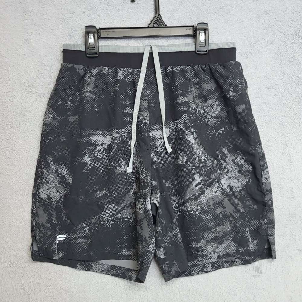 Fabletics Shorts Mens Small Gray Digital Camo The Fundamental Short Unlined 7"